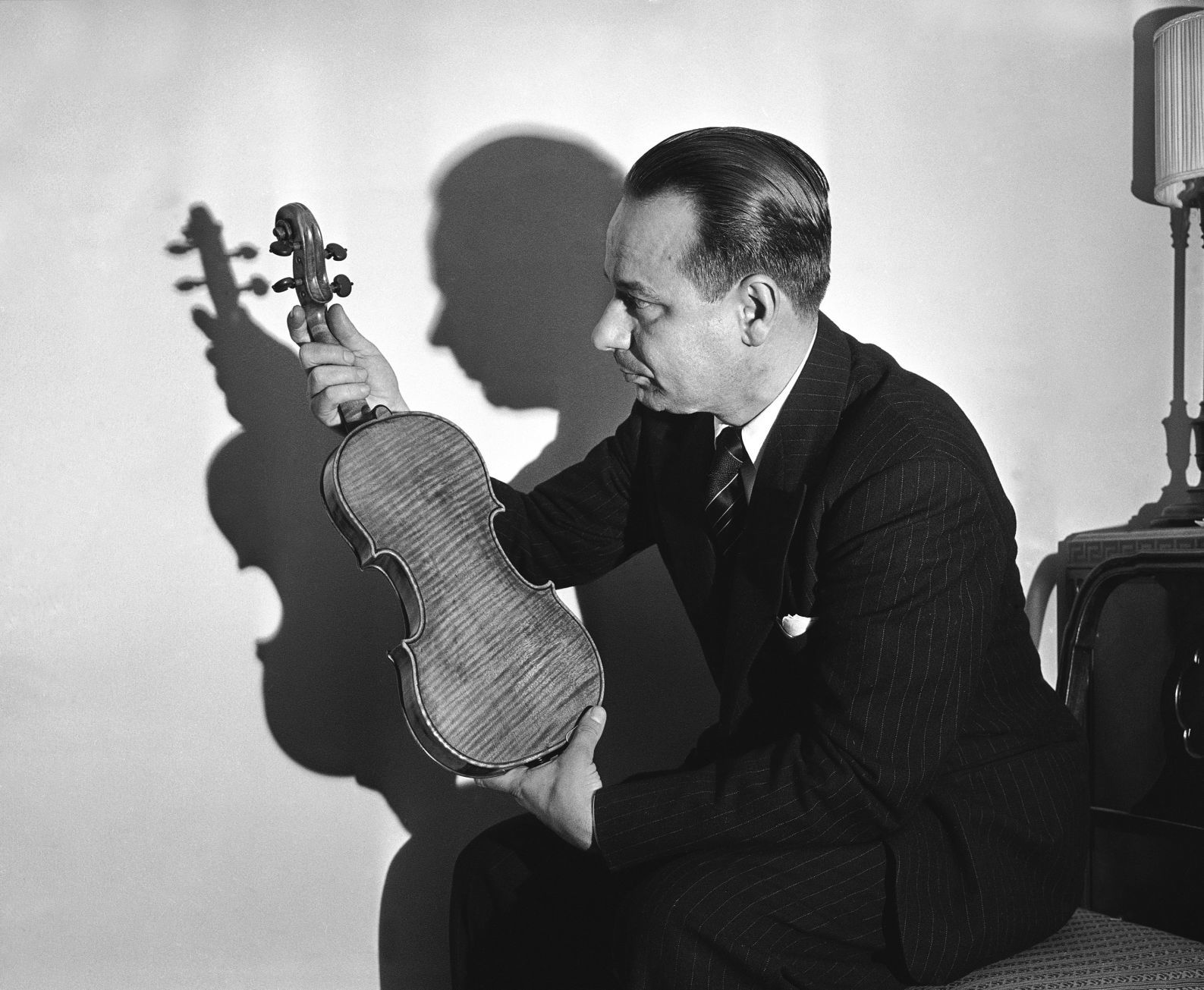 1944: Francescatti With Stradivarius